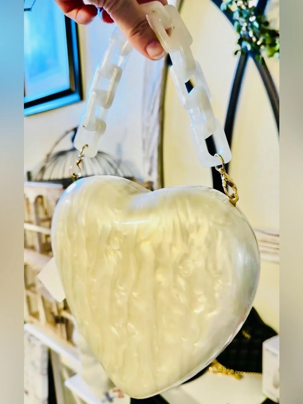 A new day Pearlescent Heart Clutch in Cream EUC
